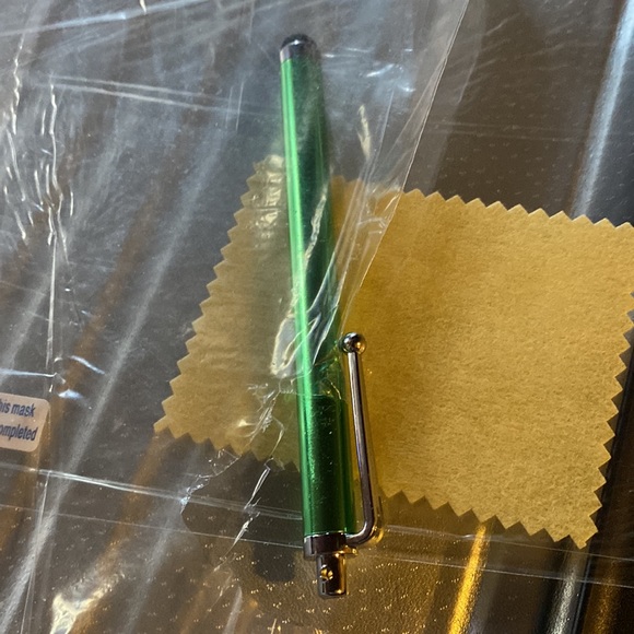 New tablet case with stylish pen and protective cover 7-3/4”x5-1/2 magnet close - Picture 11 of 13